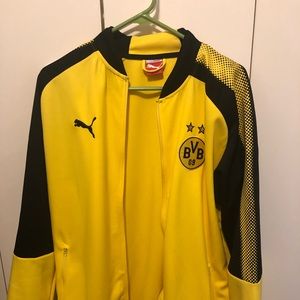 PUMA TRACK JACKET. WORN ONCE. XL